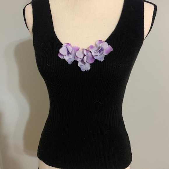 Flowered Knit tops - 2 for one! FUN and Classy - Picture 1 of 11